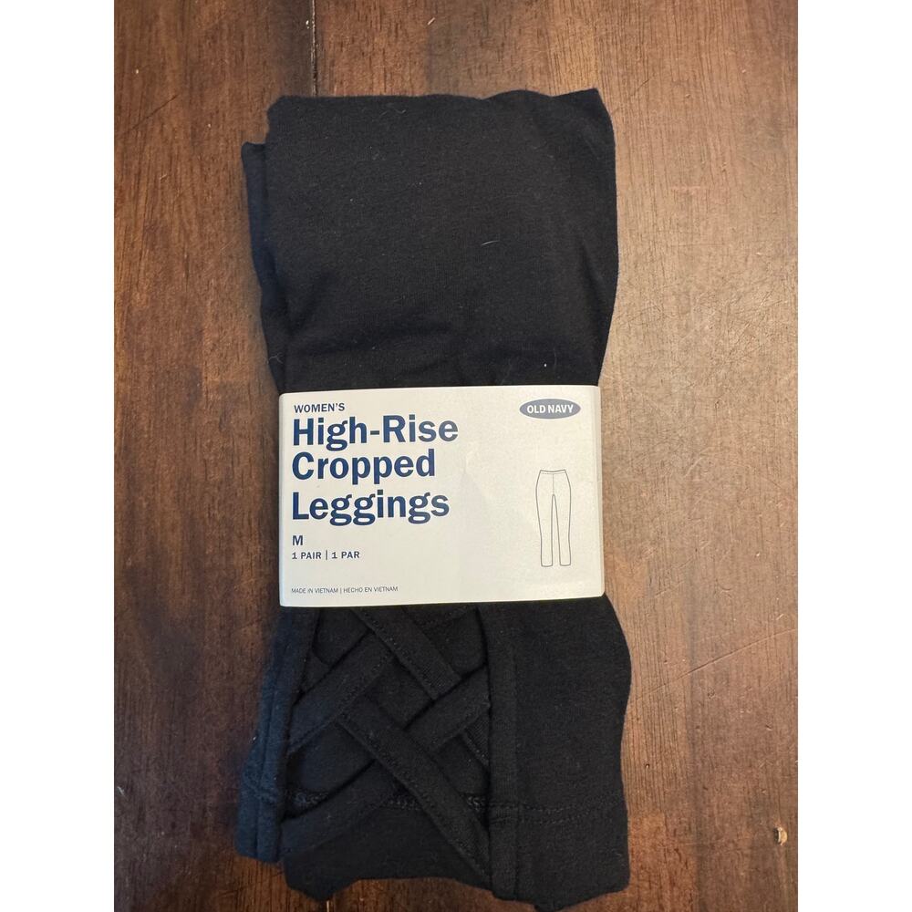 Old Navy women's high-rise cropped black leggings medium NWT 8-1